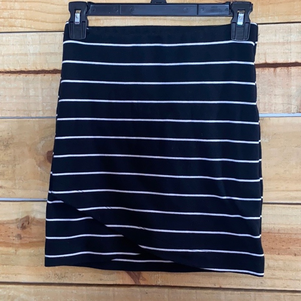 Women’s striped pencil skirt.